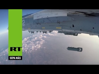 El Su-24M bombardea posiciones del Estado Islámico en Siria