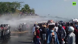 Myanmar military coup | Police deploy water cannon to disperse the crowd