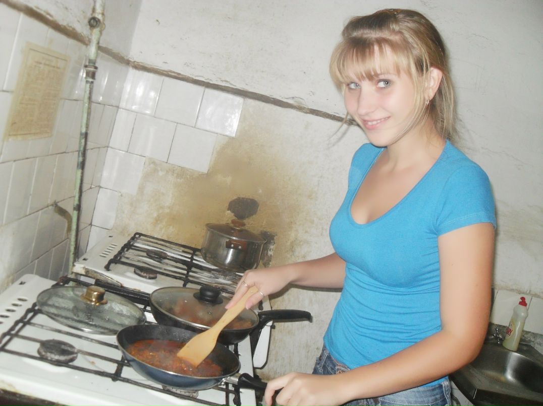 Анна Савченкова-Болатбиева | Красный