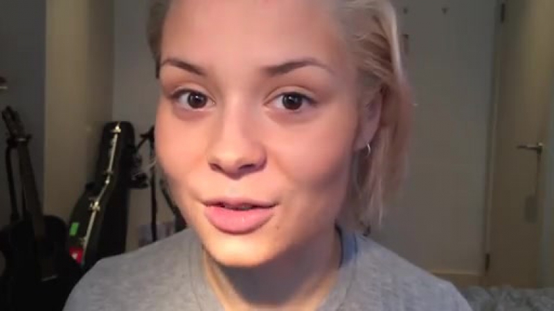 10 MINUTE MAKE UP: Nina