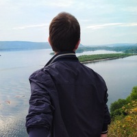 Роман Ларионов