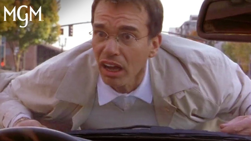 BANDITS (2001), Kate Runs Into Terry,